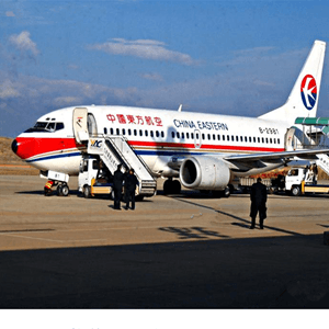 湘西边城空运公司航空快运业稳步发展的原因是什么？